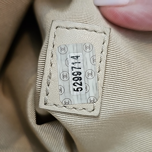 👑AUTHENTIC RARE👑 Vintage CHANEL CC Beige Lambskin Shoulder Tote - Picture 15 of 15